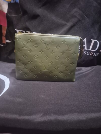 37060ed6-7b43-49c4-9566-b5bb356d1902